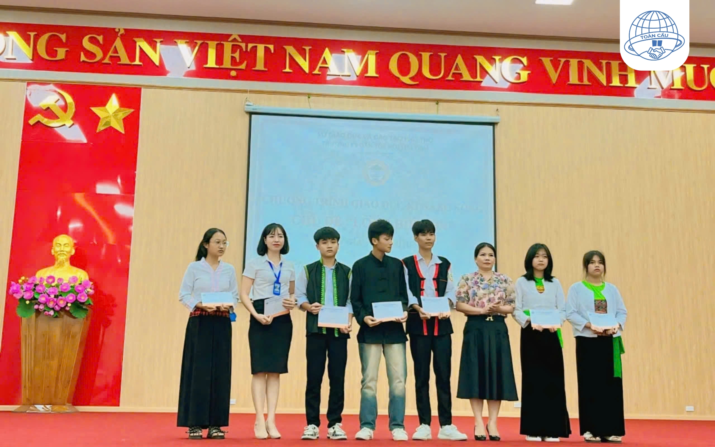 Toàn Cầu Company tổ chức chương trình lòng biết ơn tại trường phổ thông dân tộc nội trú tỉnh Phú Thọ